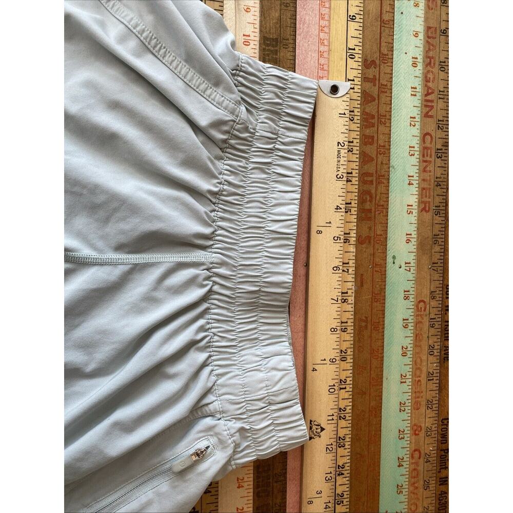 Lululemon Mint Green Shorts Size 6 Lightweight Elastic Zip Pocket Pull On Run - Picture 8 of 11